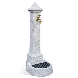 fuente de agua de exterior