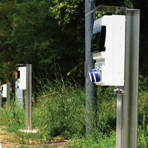 bolardo de suministro eléctrico