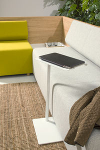 mesa de ordenador. contemporánea