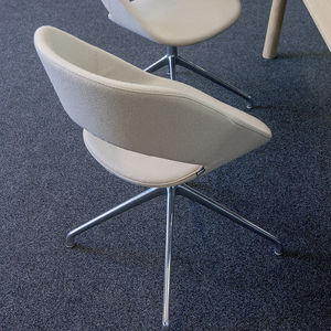 silla de oficina contemporánea