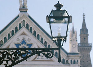 consola para poste de iluminación de acero galvanizado