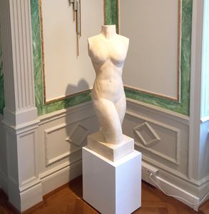 escultura de piedra calcárea