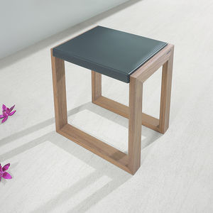 taburete de ducha con base de teca