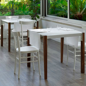 mesa contemporánea