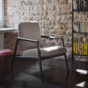 sillón de diseño escandinavo