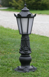 bolardo de iluminación urbano / de jardín / clásico / de metal