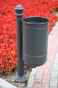 cubo de basura público