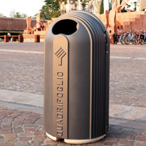 cubo de basura público