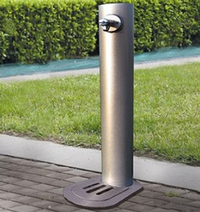 fuente de agua de exterior