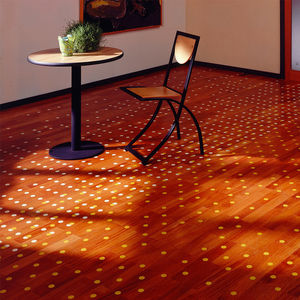 parquet macizo / para pegar / barnizado / coloreado