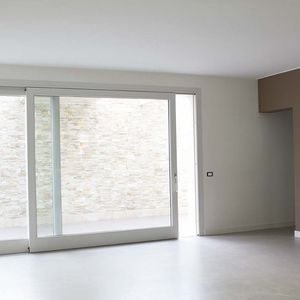 ventanal oscilante corredero / de madera / de aluminio / con vidrio doble