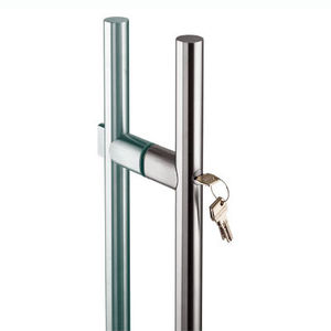 tirador de puerta para puerta / de acero inoxidable / contemporáneo / con cerradura integrada