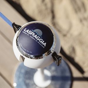 poste separador con cinta extensible