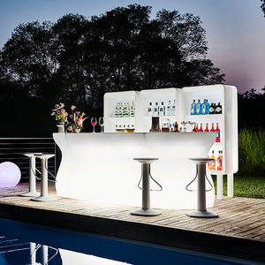 bar de jardín luminoso