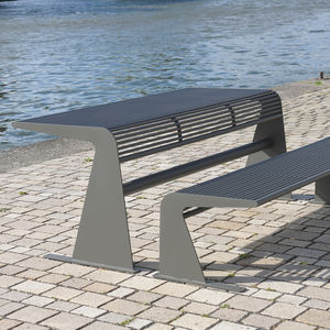 mesa contemporánea