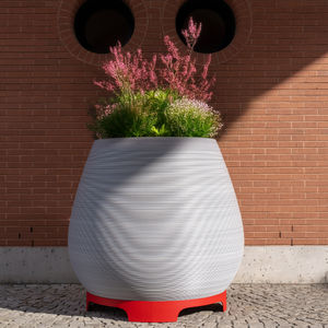 jardinera de acero inoxidable