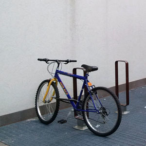 aparcabicis de suelo