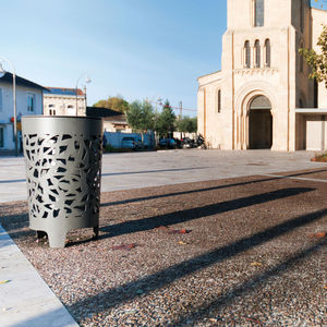 cubo de basura público