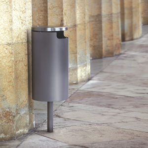 cubo de basura público