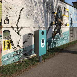 cubo de basura público