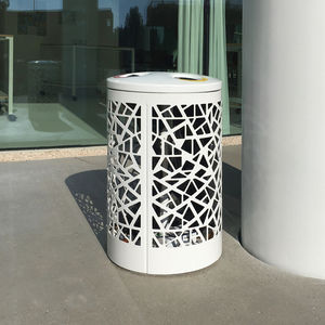 cubo de basura público