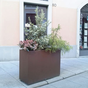 jardinera de acero inoxidable