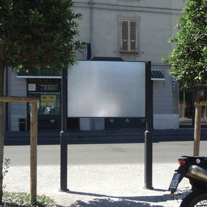 panel indicador con patas altas