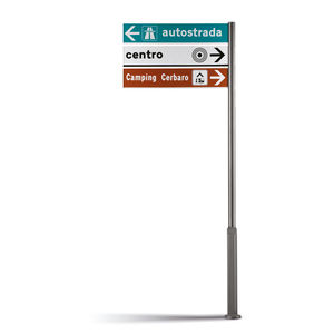 panel de señalización con patas altas