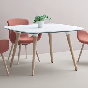 mesa contemporánea