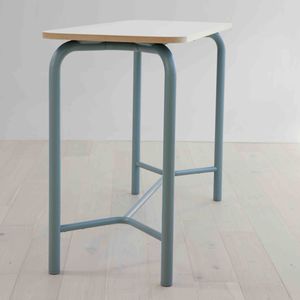 mesa alta contemporánea