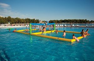 juego hinchable para piscina pública