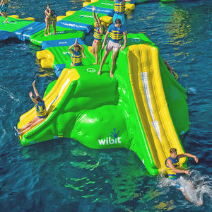 juego hinchable para piscina pública