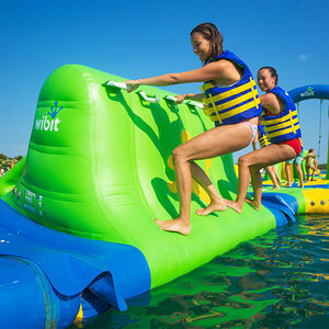 juego hinchable para piscina pública