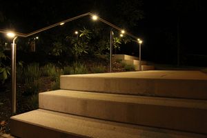 pasamano de metal / con iluminación de LED integrada