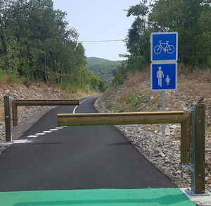 barrera para el paso de bicicletas