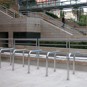 aparcabicis de acero inoxidable