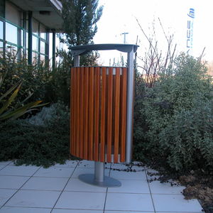 cubo de basura público