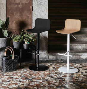 silla de bar contemporánea