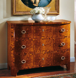 cómoda clásica de estilo Biedermeier