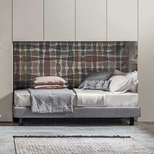 habitación para niños marrón