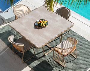 mesa contemporánea