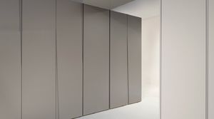 armario contemporáneo / de madera / de madera lacada / con puertas batientes