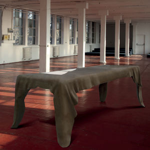 mesa contemporánea