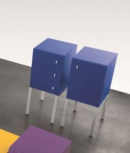 cómoda con patas altas