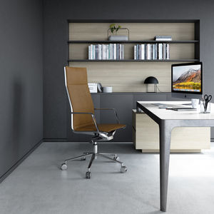 sillón de director con respaldo alto