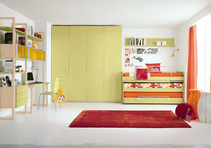 habitación para niños amarilla