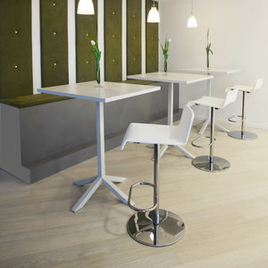 mesa alta contemporánea