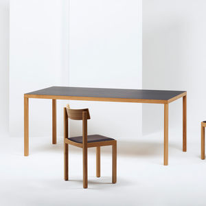 mesa contemporánea