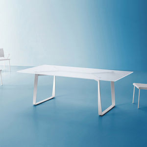 mesa contemporánea