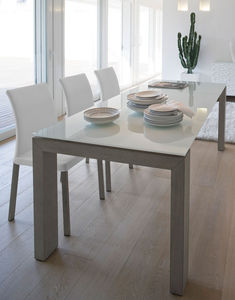 mesa de comedor contemporánea
